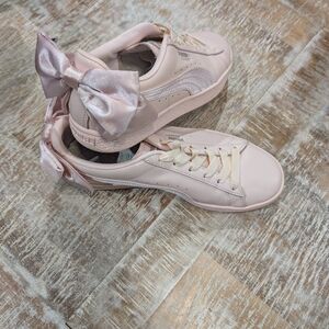 Puma Women's Pink Bow Sneakers
